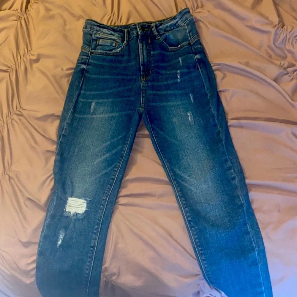 Jeans - Picture 2 of 5